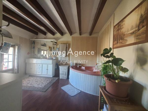 Maison à LA PETITE-MARCHE, 03420 - 6 pièces 149m²