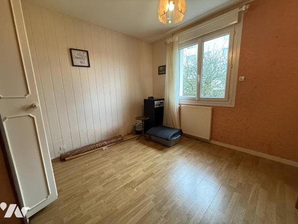 TOURLAVILLE Nouveauté- maison de plain pied bon état général.