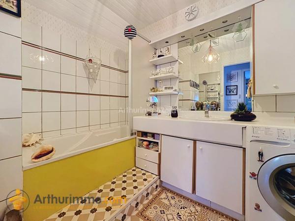 Vente                                                      Appartement
                        
                     6 pièces                      98 m2                     à Reims