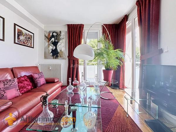 Vente                                                      Appartement
                        
                     6 pièces                      98 m2                     à Reims