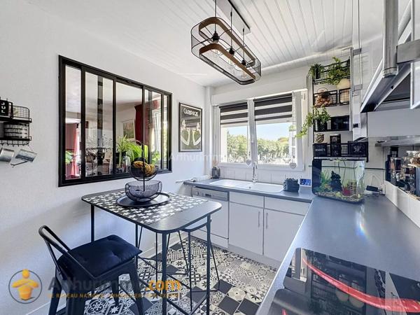 Vente                                                      Appartement
                        
                     6 pièces                      98 m2                     à Reims