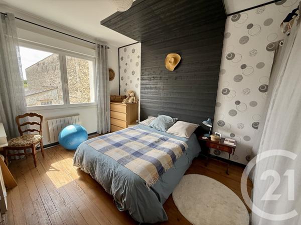 Maison à vendre  4 pièces - 81,90 m 2   SAUJON  - 17