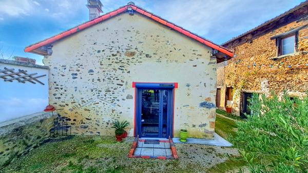 Maison à vendre à Terres-de-Haute-Charente (16270) - Charente