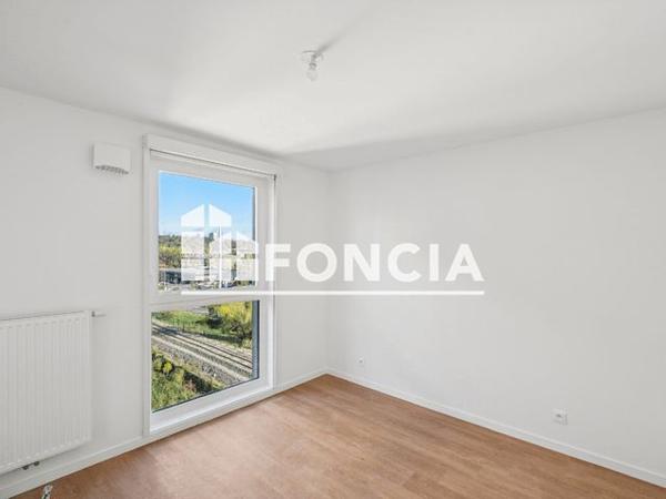 Location Appartement 4 pièces 90.3 m² - 194 / 196 RUE DES QUEYRIES Bordeaux 33100