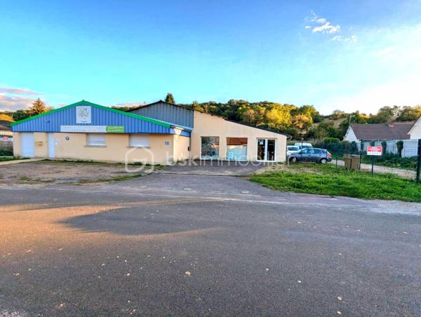 Local d activites de 780 m²