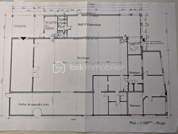 Local d activites de 780 m²