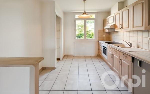 Appartement à vendre    3 pièces • 69,23 m2 Pierrelatte