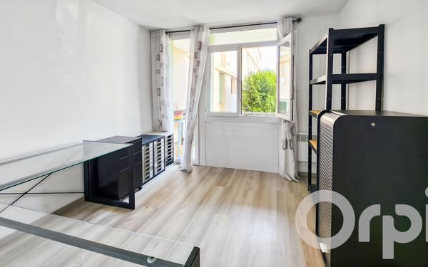 Appartement à vendre    3 pièces • 69,23 m2 Pierrelatte