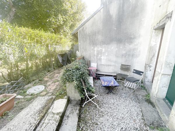 IGNY CENTRE - PREMIERE ACQUISITION OU INVESTISSEUR - 58m2 au sol mansardés et en DERNIER ETAGE - CHARME - LUMI