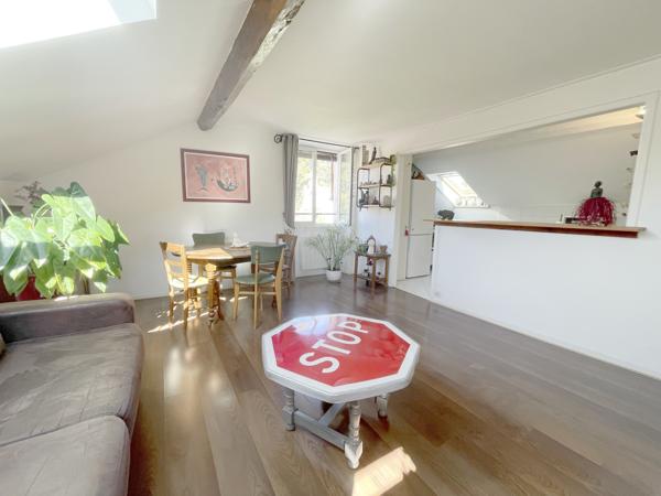 IGNY CENTRE - PREMIERE ACQUISITION OU INVESTISSEUR - 58m2 au sol mansardés et en DERNIER ETAGE - CHARME - LUMI