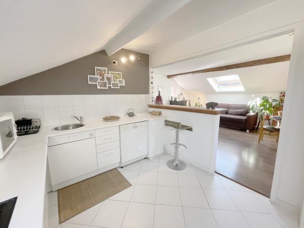 IGNY CENTRE - PREMIERE ACQUISITION OU INVESTISSEUR - 58m2 au sol mansardés et en DERNIER ETAGE - CHARME - LUMI