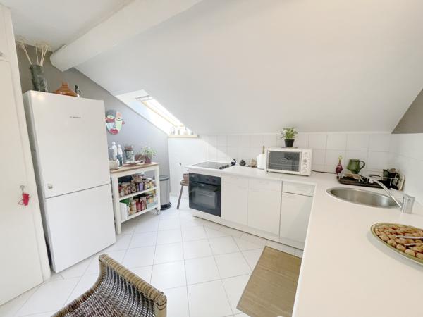 IGNY CENTRE - PREMIERE ACQUISITION OU INVESTISSEUR - 58m2 au sol mansardés et en DERNIER ETAGE - CHARME - LUMI