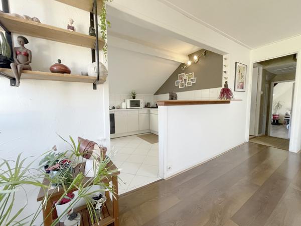 IGNY CENTRE - PREMIERE ACQUISITION OU INVESTISSEUR - 58m2 au sol mansardés et en DERNIER ETAGE - CHARME - LUMI