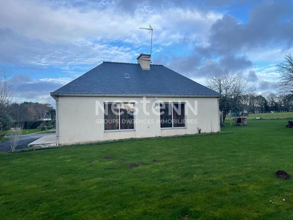 Maison de plain-pied avec 1 hectare de terrain - Proche Questembert centre