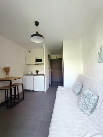 Studio meublé Lamalou-les-Bains avec balcon
