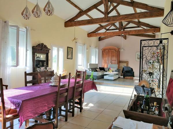 Propriété avec deux maisons