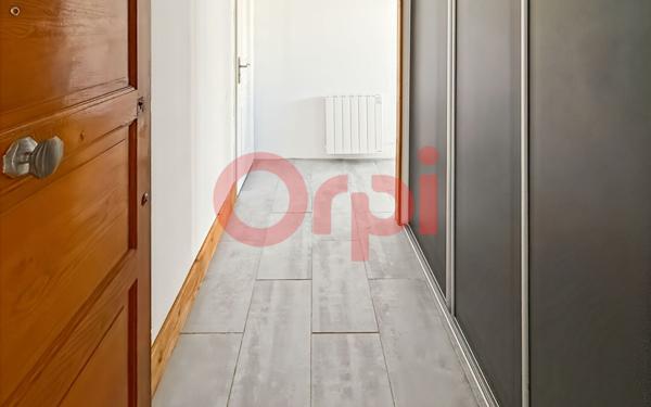 Appartement à vendre    2 pièces • 42 m2 Lyon 8