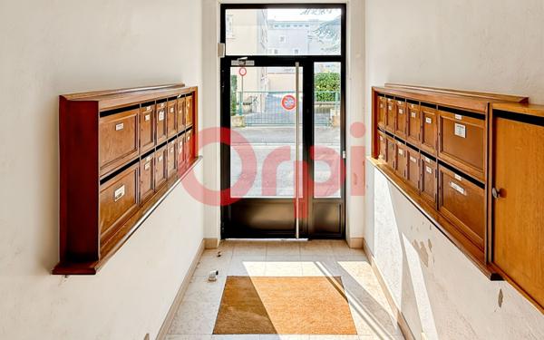 Appartement à vendre    2 pièces • 42 m2 Lyon 8