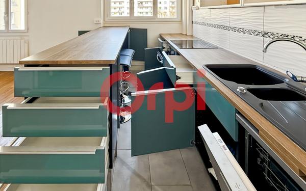 Appartement à vendre    2 pièces • 42 m2 Lyon 8