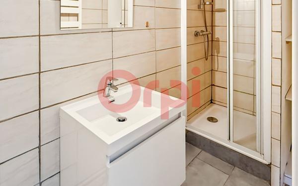 Appartement à vendre    2 pièces • 42 m2 Lyon 8