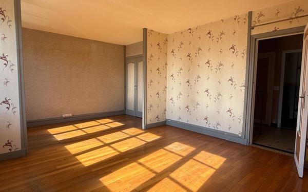 Maison à vendre    5 pièces • 93 m2 Morangis