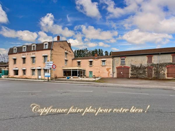 Maison à vendre 11 pièces LA CLAYETTE (71) - 530m ² habitables - 13 pièces - piscine - dépendances - terrain 3822 m²