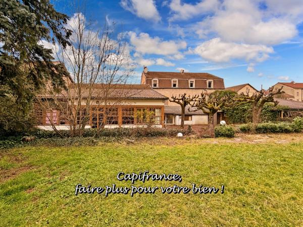 Maison à vendre 11 pièces LA CLAYETTE (71) - 530m ² habitables - 13 pièces - piscine - dépendances - terrain 3822 m²