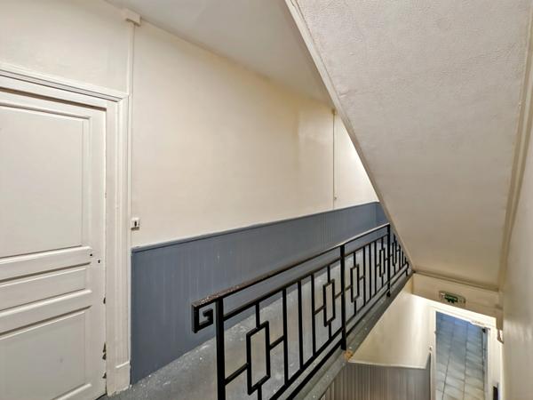 Maison à vendre 11 pièces LA CLAYETTE (71) - 530m ² habitables - 13 pièces - piscine - dépendances - terrain 3822 m²