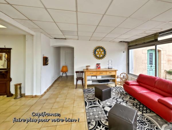 Maison à vendre 11 pièces LA CLAYETTE (71) - 530m ² habitables - 13 pièces - piscine - dépendances - terrain 3822 m²