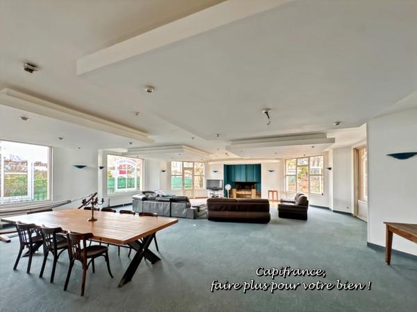 Maison à vendre 11 pièces LA CLAYETTE (71) - 530m ² habitables - 13 pièces - piscine - dépendances - terrain 3822 m²