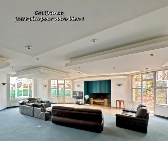 Maison à vendre 11 pièces LA CLAYETTE (71) - 530m ² habitables - 13 pièces - piscine - dépendances - terrain 3822 m²