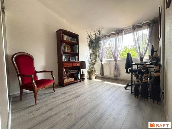 PAVILLON PROCHE DES COMMODITES DANS UN CADRE VERDOYANT