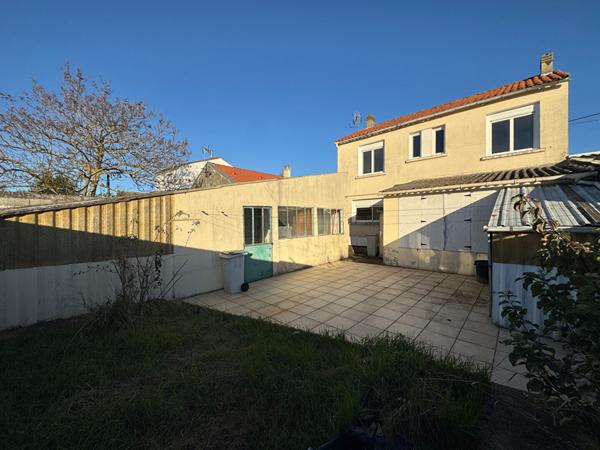 Rochefort : Maison sans mitoyenneté 3 chambres + dépendance
