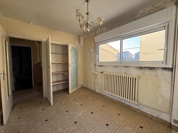 Rochefort : Maison sans mitoyenneté 3 chambres + dépendance