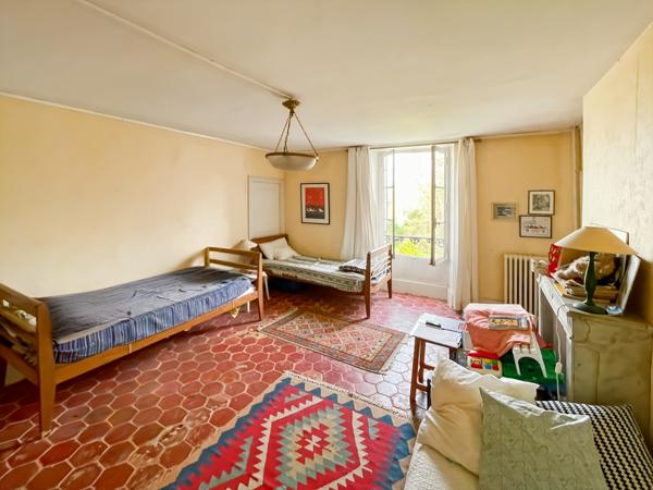 Maison 11 pièces - 301 m²