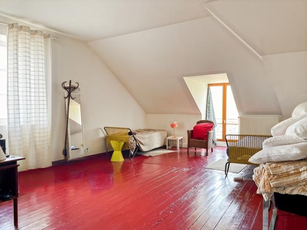 Maison 11 pièces - 301 m²