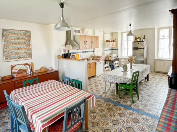 Maison 11 pièces - 301 m²