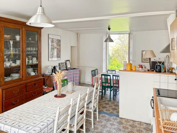 Maison 11 pièces - 301 m²