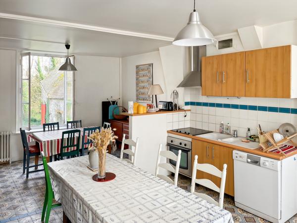 Maison 11 pièces - 301 m²