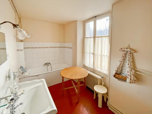 Maison 11 pièces - 301 m²