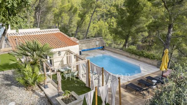 Maison au cœur d’un écrin de nature préservée – Marseille 13e