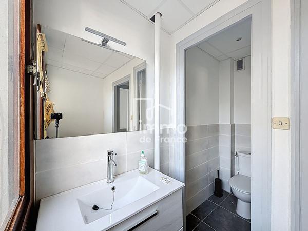 Local commercial Oyonnax 108.76 m2