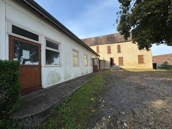 Rareté, ancien presbytère avec salle de réception, plein de charme pour vos plus beaux projets