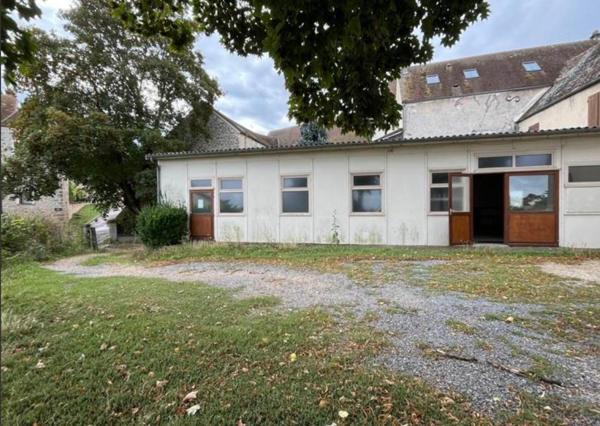 Rareté, ancien presbytère avec salle de réception, plein de charme pour vos plus beaux projets