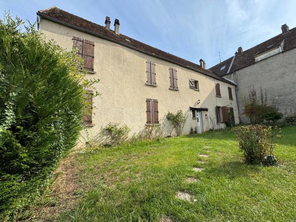 Rareté, ancien presbytère avec salle de réception, plein de charme pour vos plus beaux projets