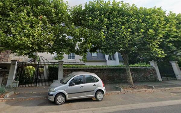 Stationnement à louer    Bry-sur-Marne