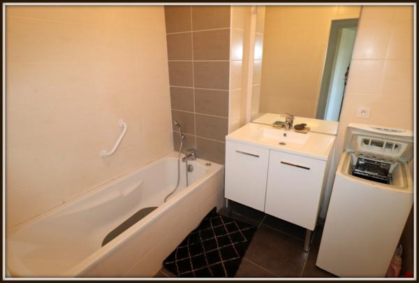 Centre de MONTREVEL EN BRESSE Appartement T3 lumineux avec balcon, dernier étage et garage – Résidence récente