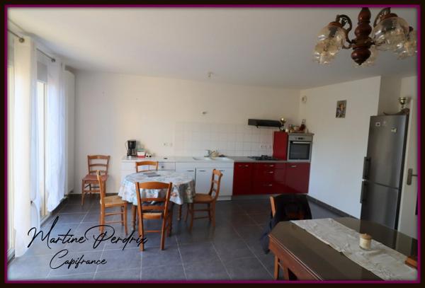 Centre de MONTREVEL EN BRESSE Appartement T3 lumineux avec balcon, dernier étage et garage – Résidence récente