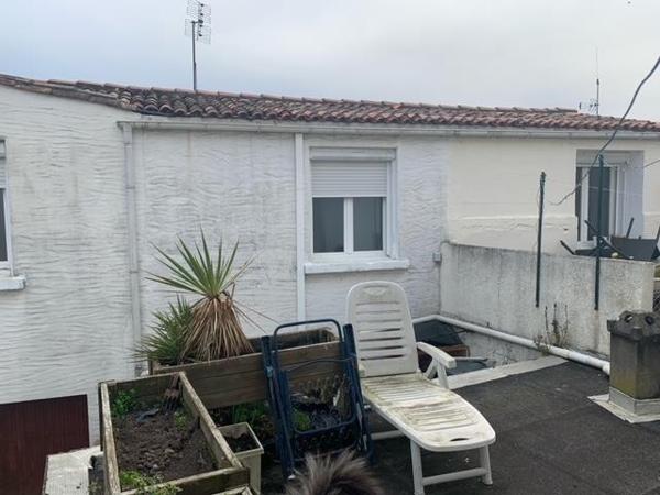 Saint-Georges-de-Didonne (17110) 

IDEAL INVESTISSEUR DEL'IMMOBILIER vous propose cet ensemble immobilier de deux lots dans l'hyper centre. Lot N