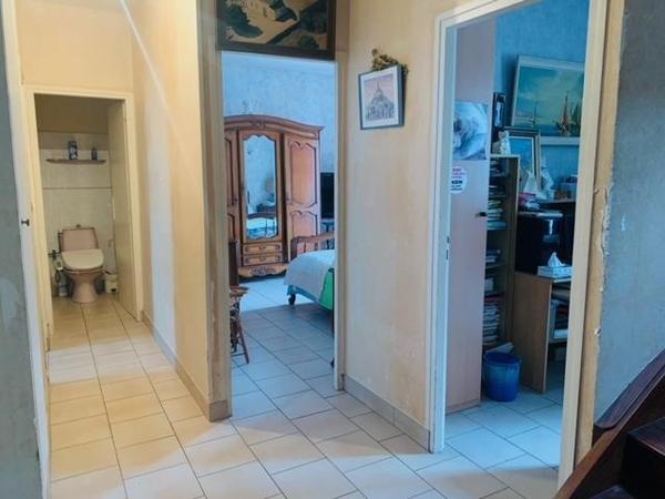 Saint-Georges-de-Didonne (17110) 

IDEAL INVESTISSEUR DEL'IMMOBILIER vous propose cet ensemble immobilier de deux lots dans l'hyper centre. Lot N